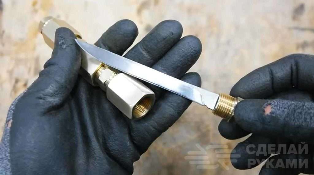 Ручка для ножа из длинных гаек и водопроводных муфт Самоделки