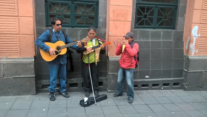 Саксофонист, который 6 лет живет в Эквадоре, рассказал о своей работе и местной жизни Интересное