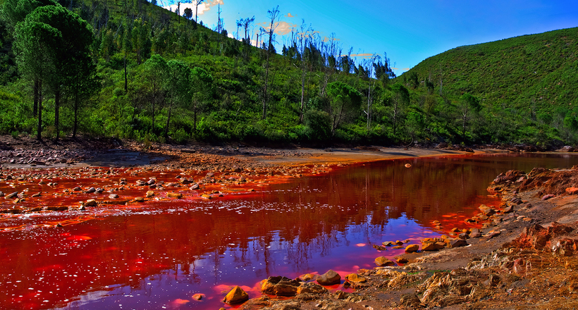 Необычная испанская река: почему вода в Рио-Тинто такого красного цвета Путешествия,фото