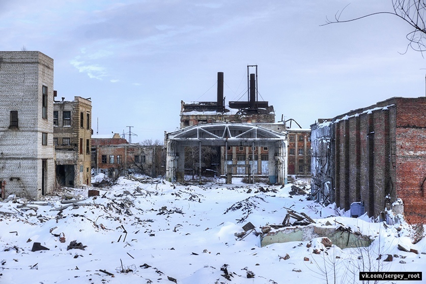 Руины да пыль: как выглядит завод, который выпускал танки Т-34 Завод,руины,Т-34,танки